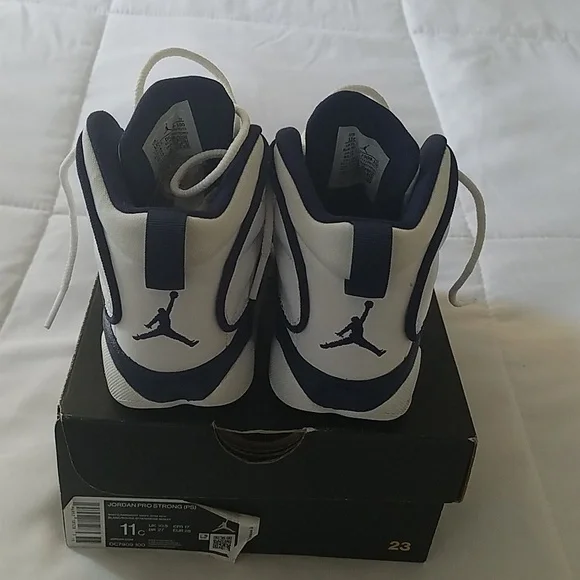 Kids Jordan Pro Strong Navy and White - Picture 3 of 5